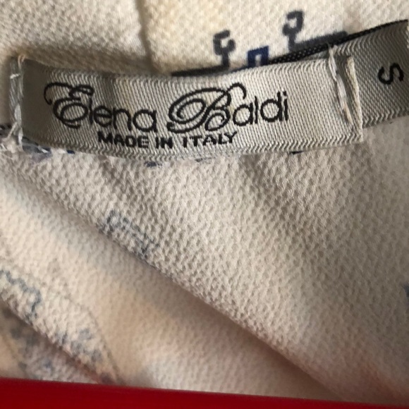 Beautiful blouse - Picture 2 of 2